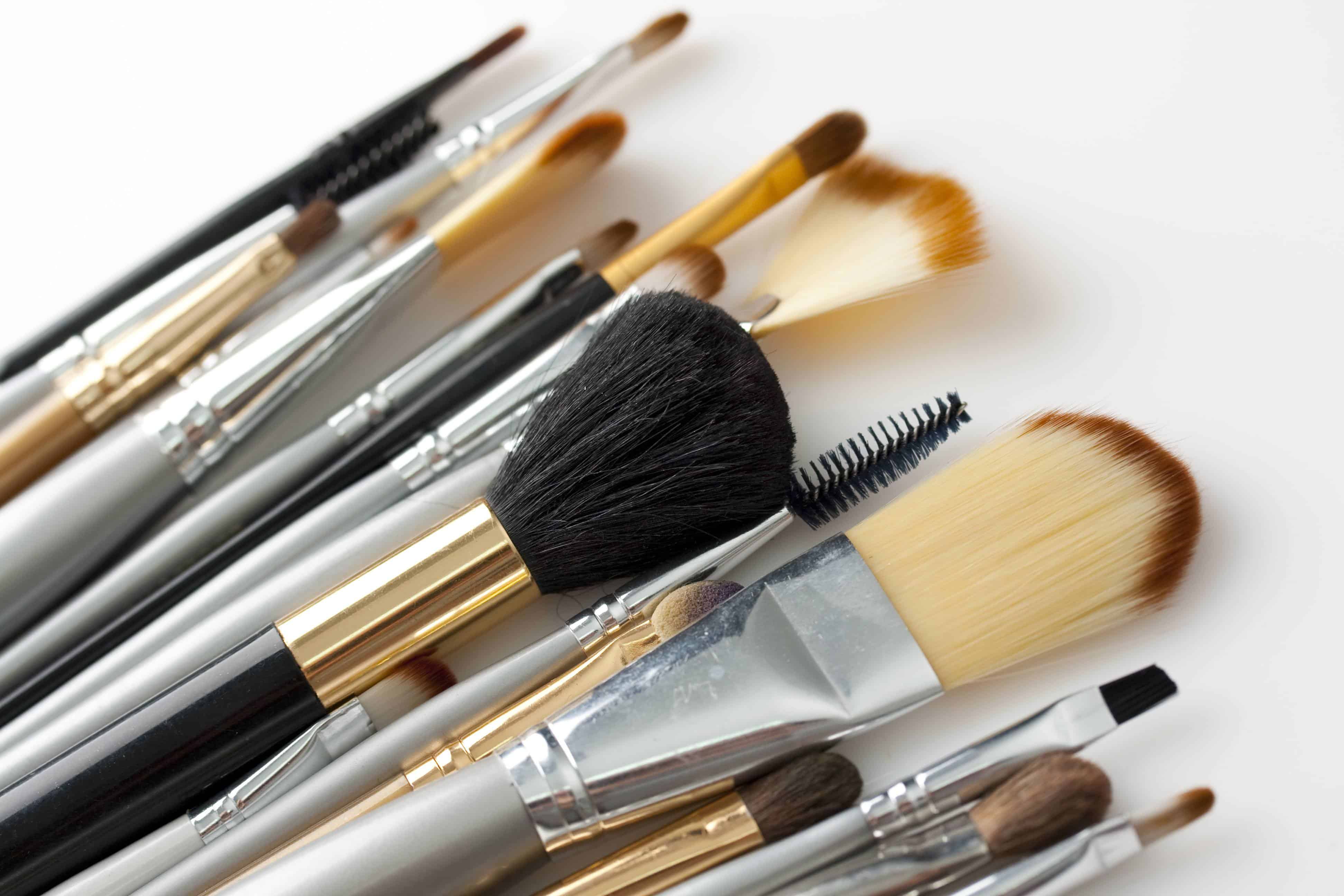 Best Way To Clean Makeup Brushes In A Rush