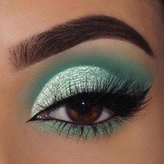 mint green eyeshadow