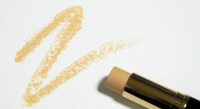 6 Concealer Hacks You Need: How To Apply Concealer Correctly