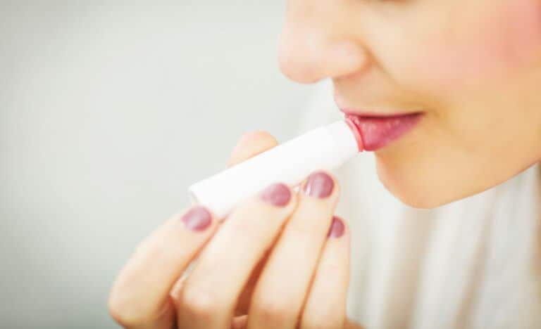 8 Easy Tips to Prevent & Cure Dry Chapped Lips This Winter