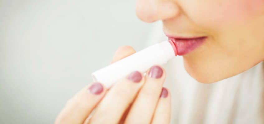 Easy-Tips-to-Prevent-&-Cure-Dry-Chapped-Lips-This-Winter