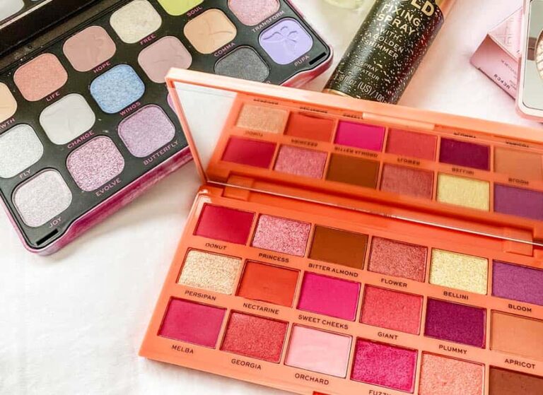 The Ultimate Guide to Different Types of Eyeshadows and Their Gorgeous Finishes