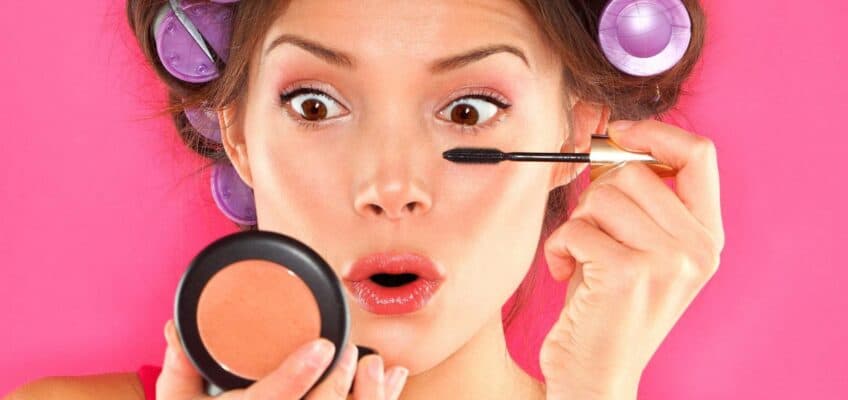 10-Makeup-Mistakes-That-Make-You-Look-Old