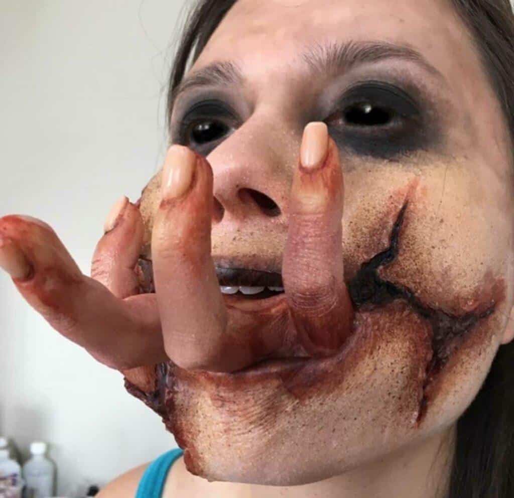  WTH Halloween Makeup