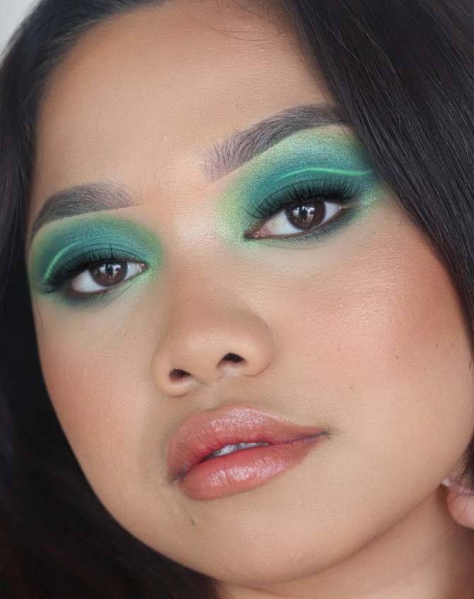 Teal Eyeshadow With Pop Of Green