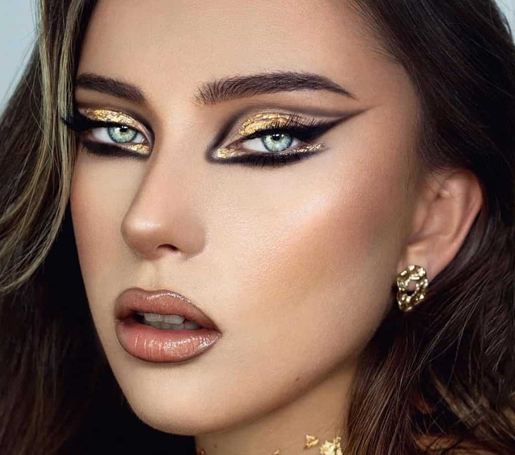 Gold-Eyeshadow-Looks-for-All-Occasions-and-Eye-Colors