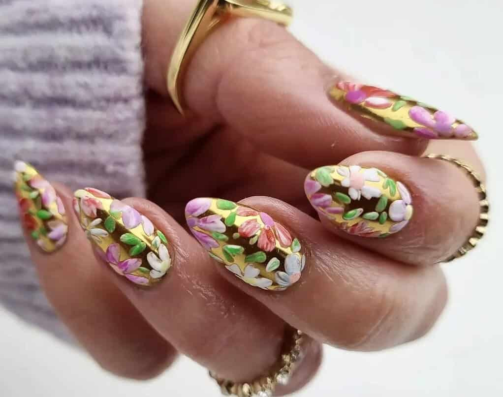 22 Fresh Flower Nail Inspo for Your Next Mani