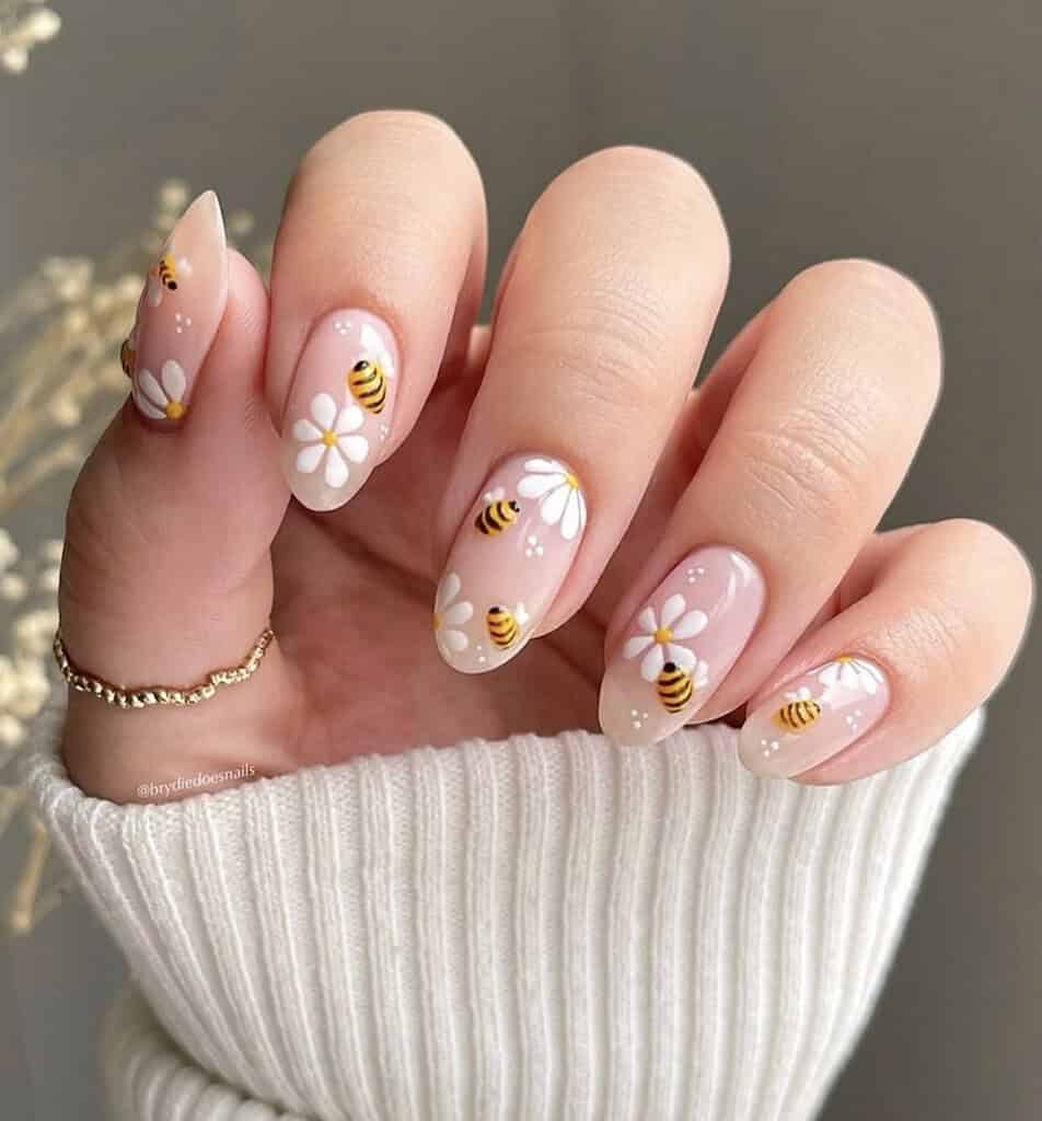 Bumblebee Nails