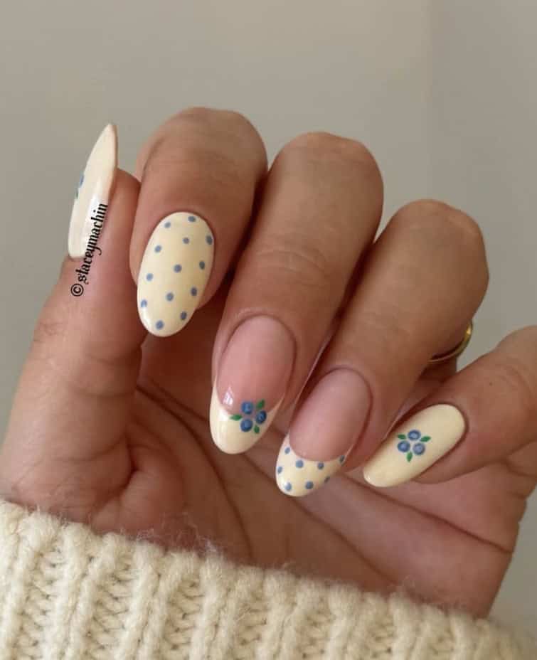 Pastel yellow and Blueberries